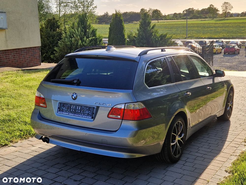 BMW Seria 5 525xi - 11