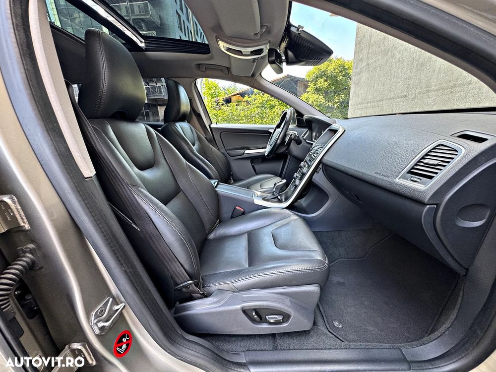 Volvo XC 60 D4 Geartronic Summum - 8