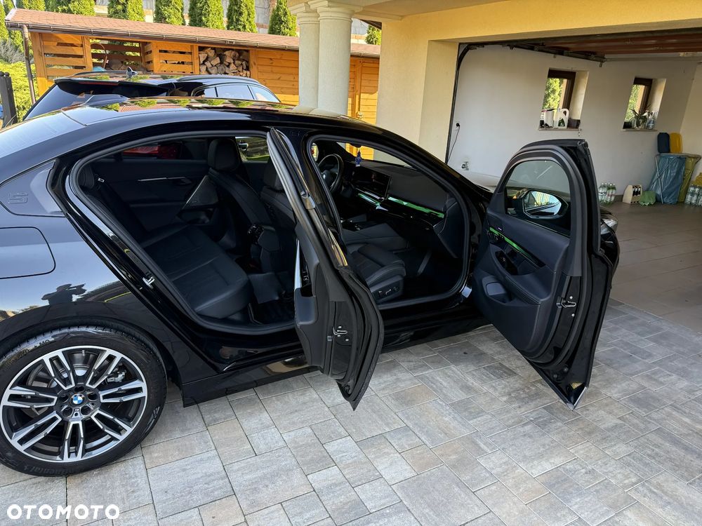 BMW Seria 5 520d xDrive mHEV M Sport - 10