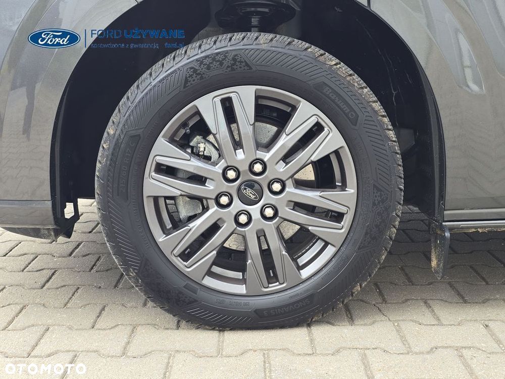Ford Tourneo Custom - 22