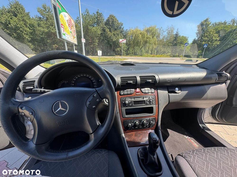Mercedes-Benz Klasa C 180 T Kompressor Elegance - 8