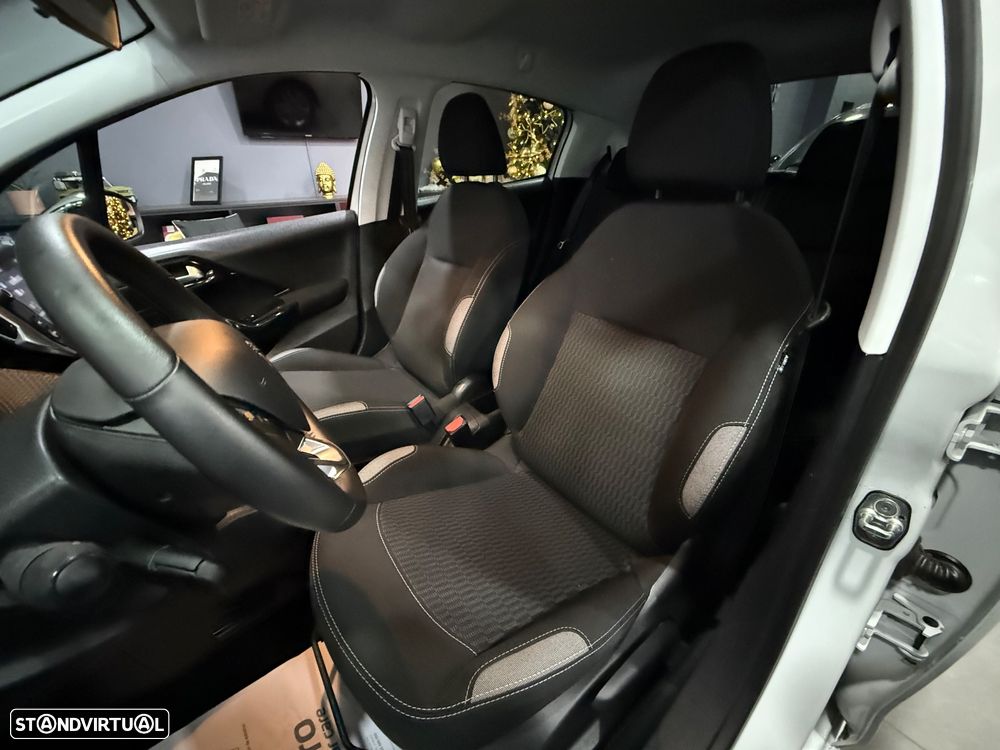 Peugeot 208 1.2 PureTech Style - 9