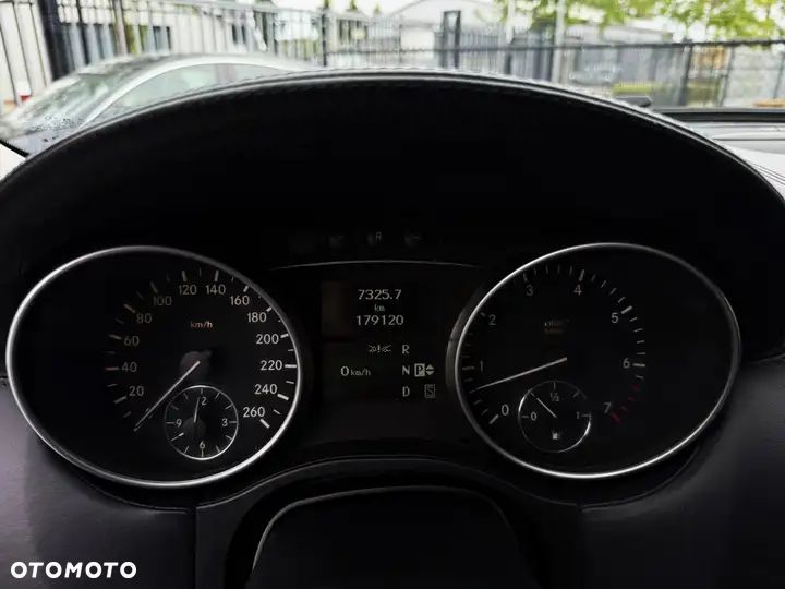 Mercedes-Benz GL 500 4Matic 7G-TRONIC - 11