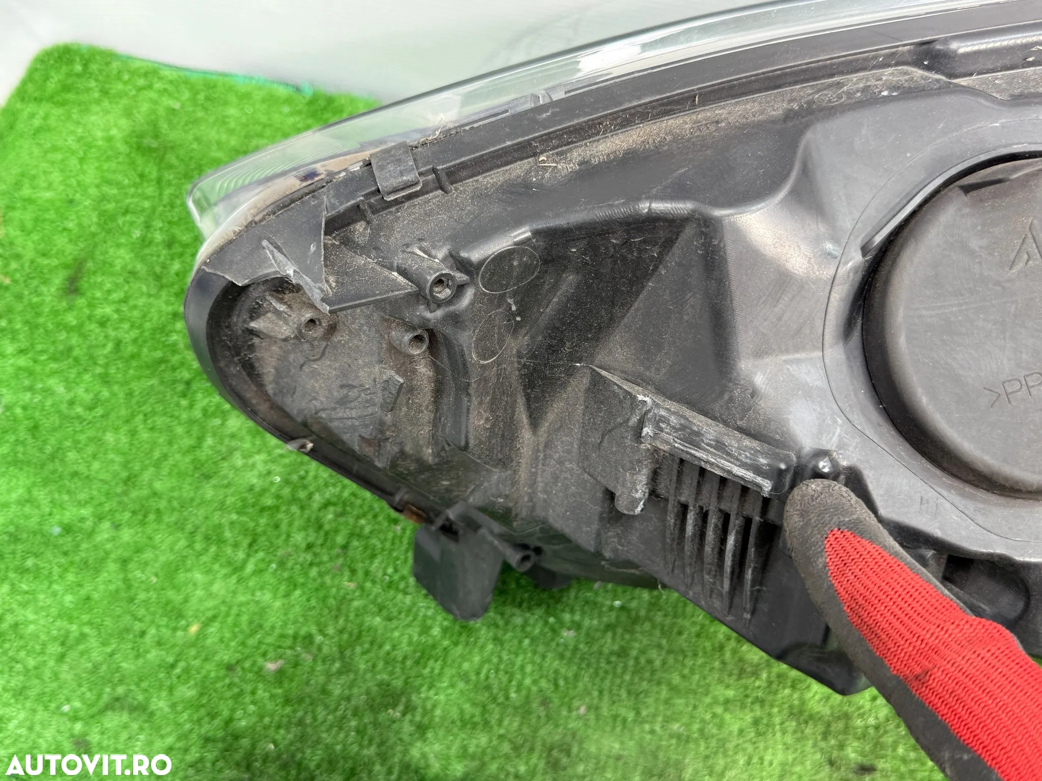 FAR DREAPTA RENAULT CAPTUR 1.5 DIESEL 2014 / CROSSOVER SUV COMPACT (5 UȘI) COD OEM 260100961R 2013-2017 - 7