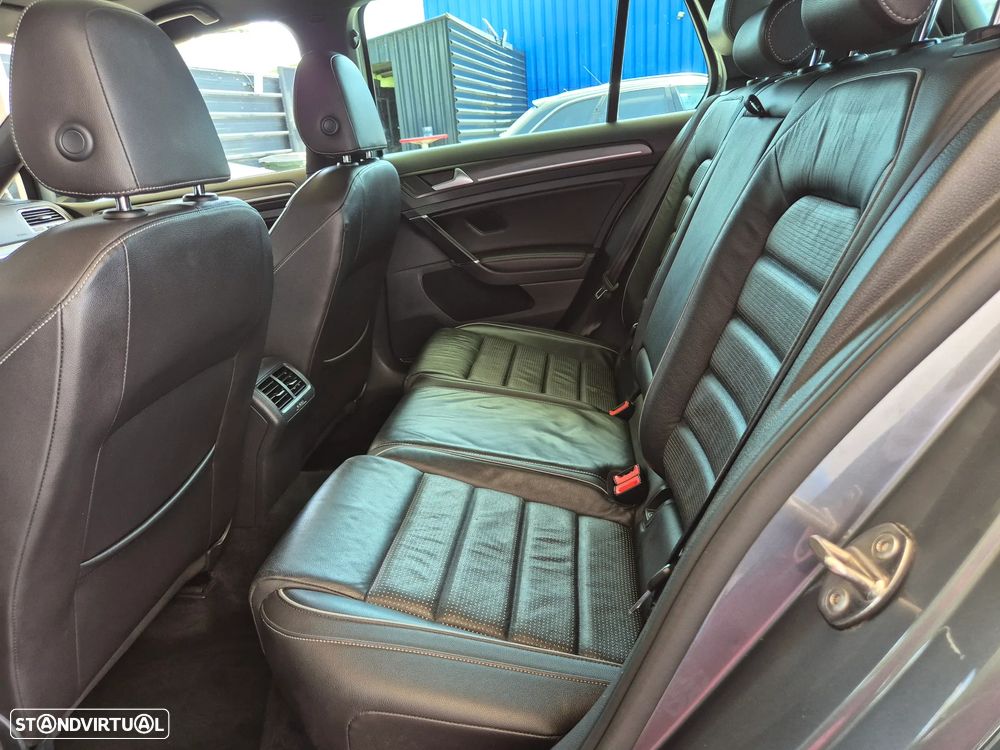 VW Golf 2.0 TDI GTD DSG - 38
