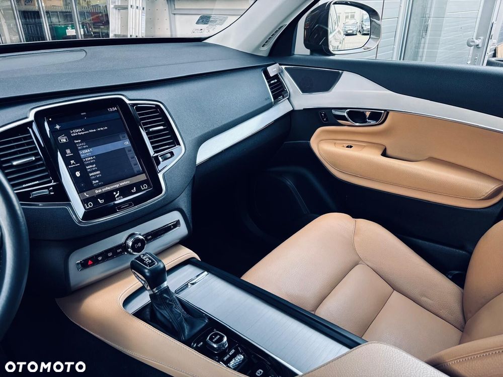 Volvo XC 90 D5 AWD Momentum 7os - 23