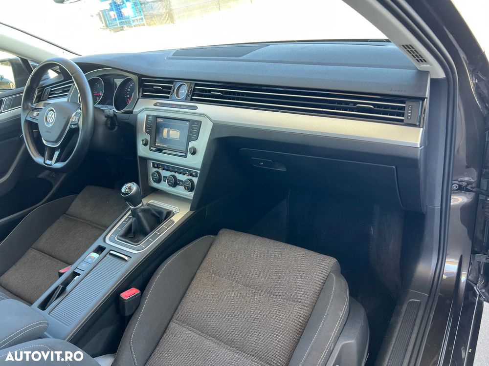 Volkswagen Passat 2.0 TDI (BlueMotion Technology) Trendline - 35