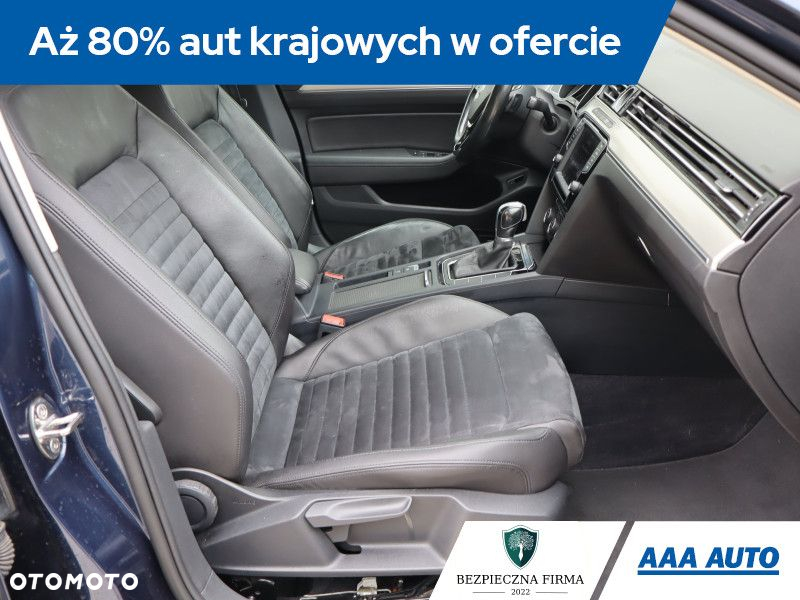 Volkswagen Passat - 10