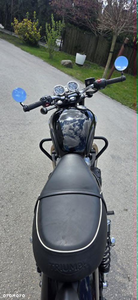Triumph Bonneville - 11