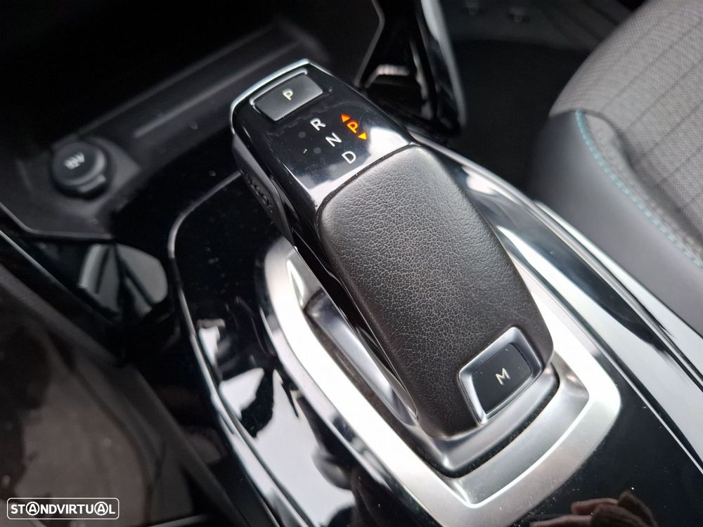 Peugeot 208 1.2 PureTech Allure EAT8 - 19