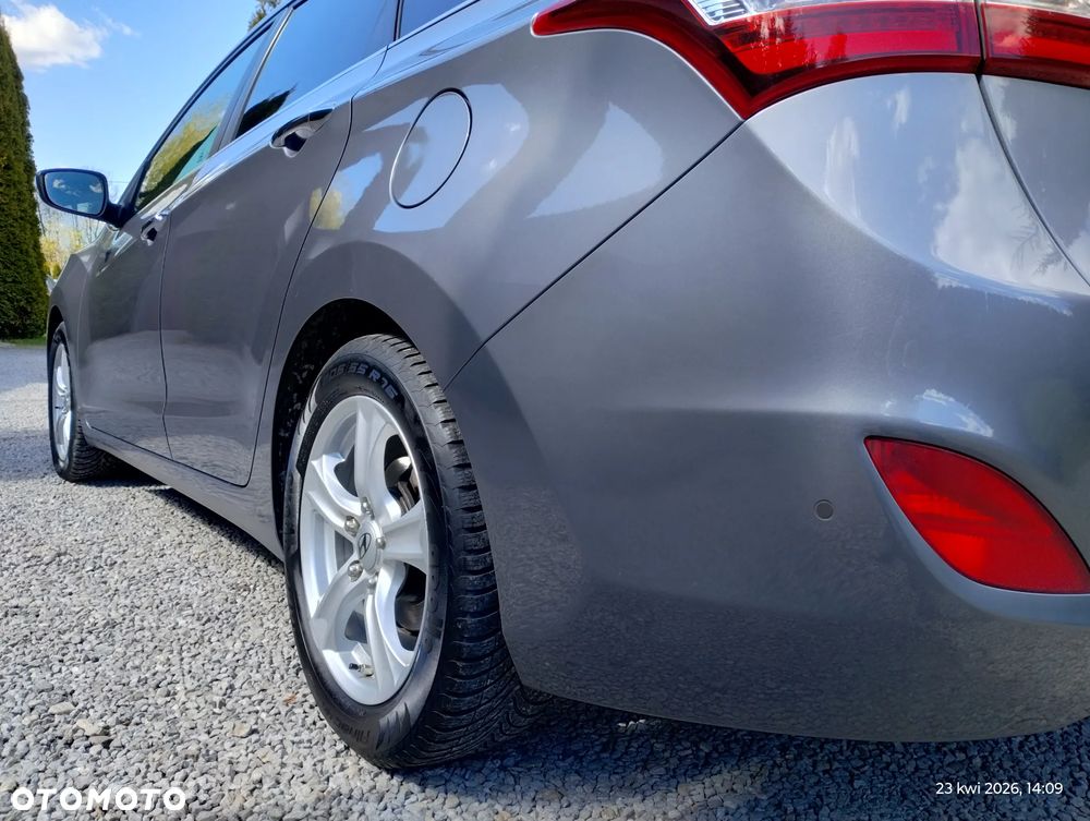 Hyundai i30 1.6 CRDi Fifa World Cup Edition - 12