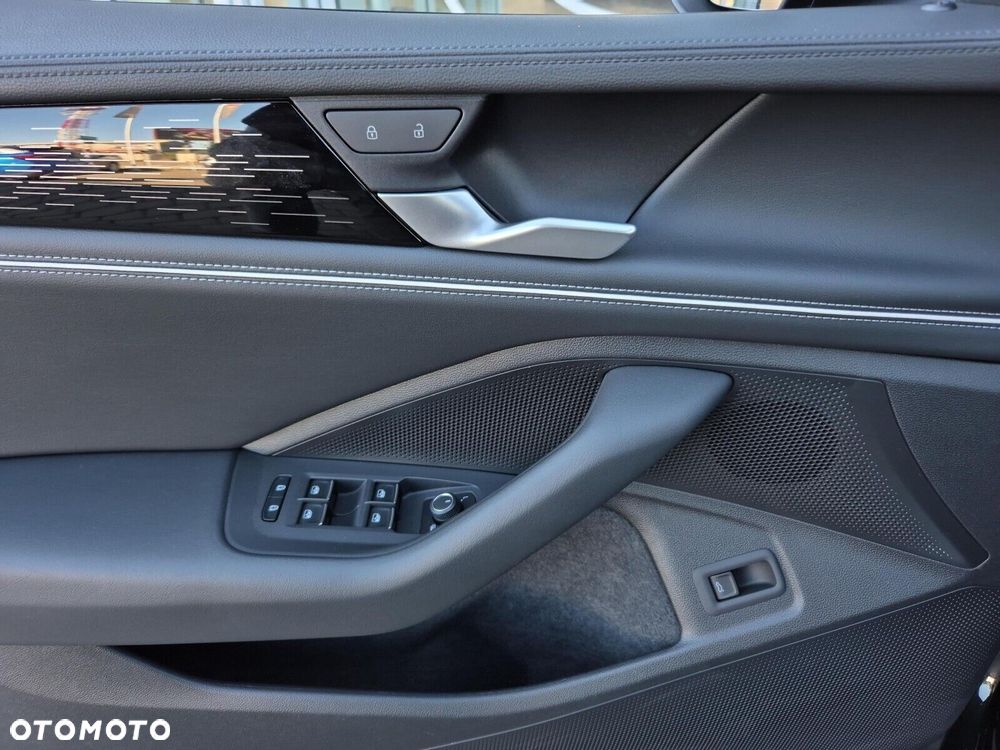 Volkswagen Passat Variant 2.0 TDI SCR Elegance DSG - 15