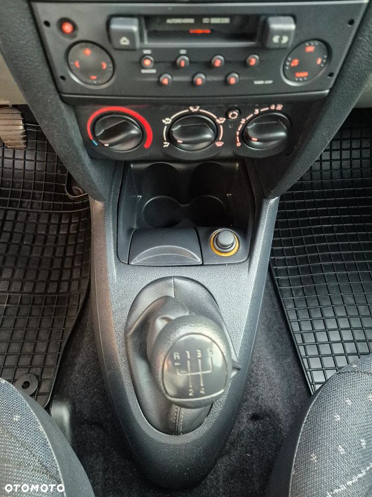 Renault Clio - 21