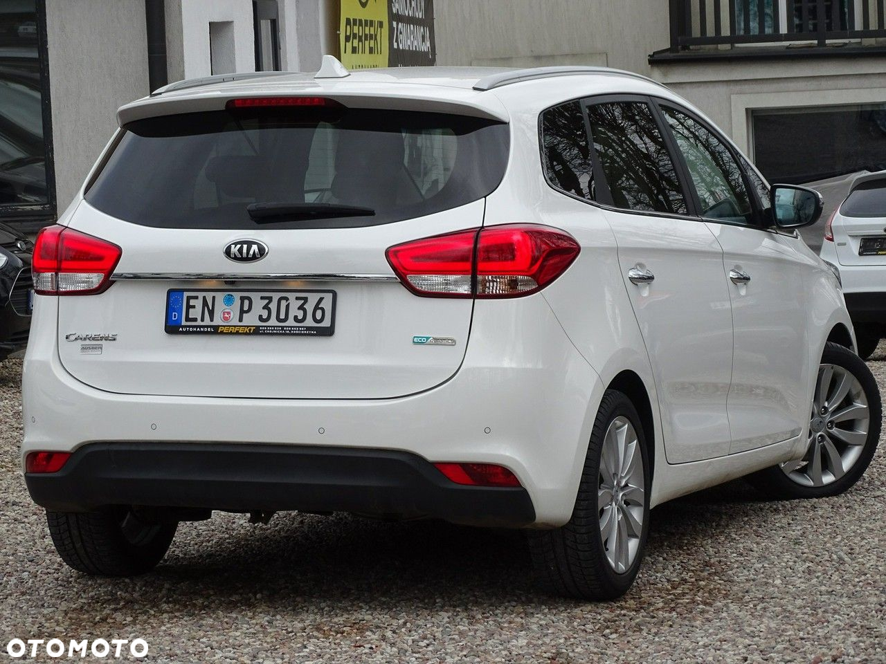 Kia Carens - 9