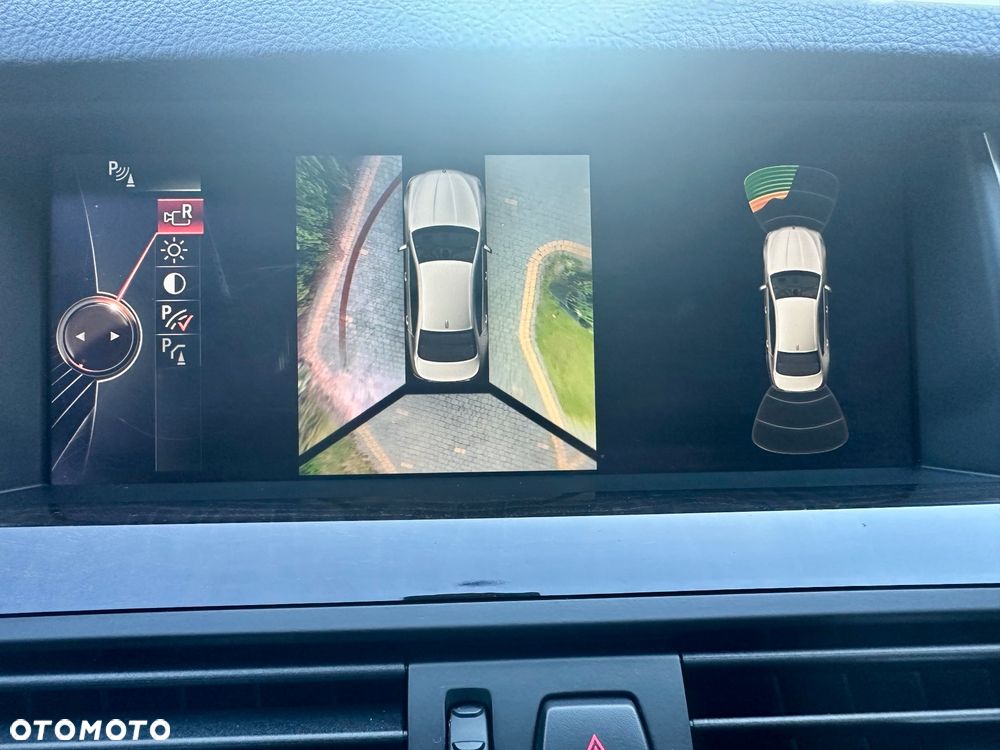 BMW Seria 5 535i xDrive Luxury Line - 28
