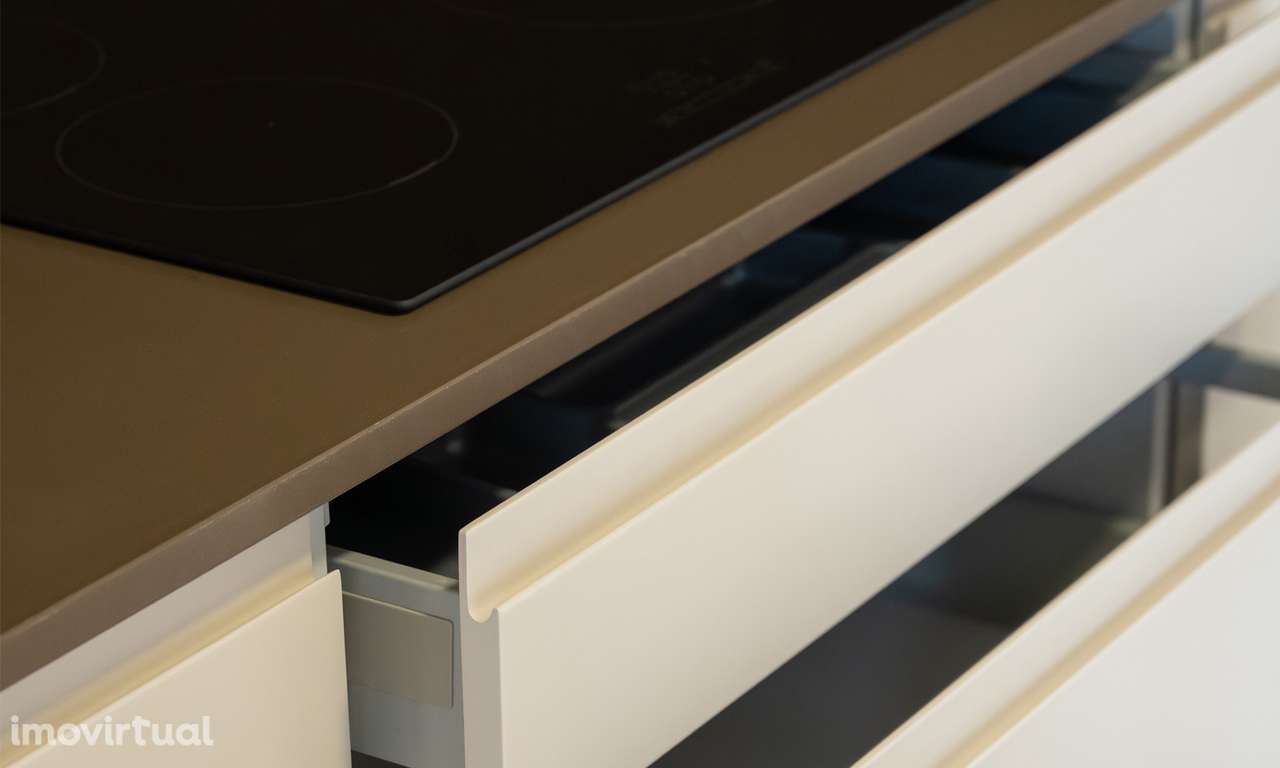 Apartamento T3 com 140 m2 mais 16m2 de varanda e garagem - Grande imagem: 3/39