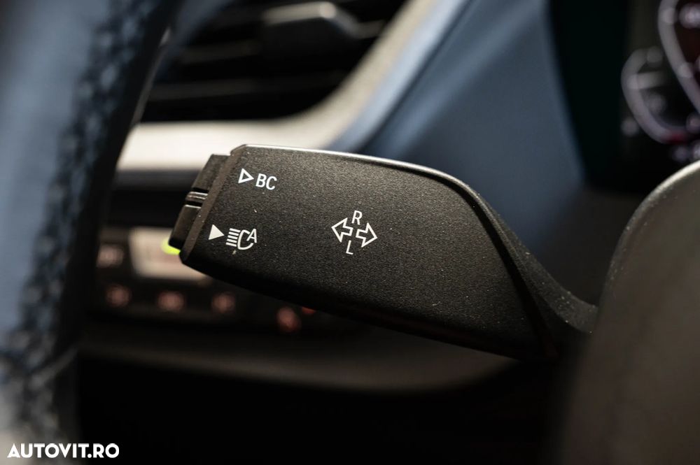 BMW Seria 2 218i Aut. M Sport - 23