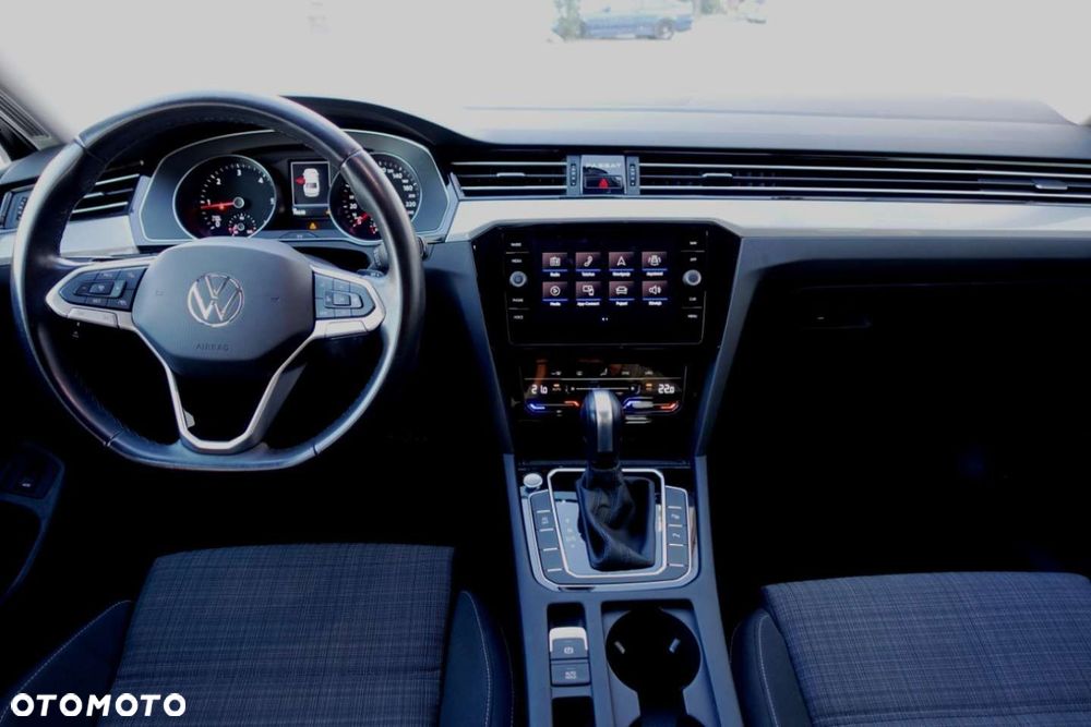 Volkswagen Passat - 17