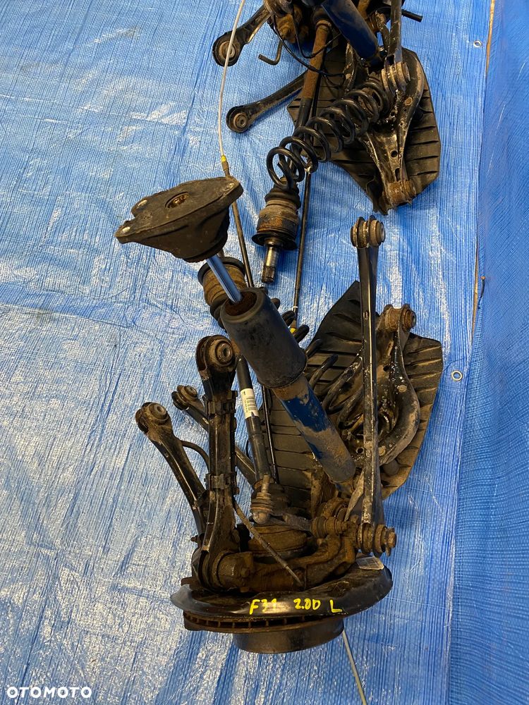 ZAWIESZENIE ZWROTNICA LEWA PRAWA TYLNA KOPYTO AMORTYZATOR WAHACZE PIASTA PÓŁOŚ TARCZA ZACISK  KOMPLET LEWY PRAWY TYŁ BMW F30 F31 320D 2.0D N47 ORYGINAŁ - 6