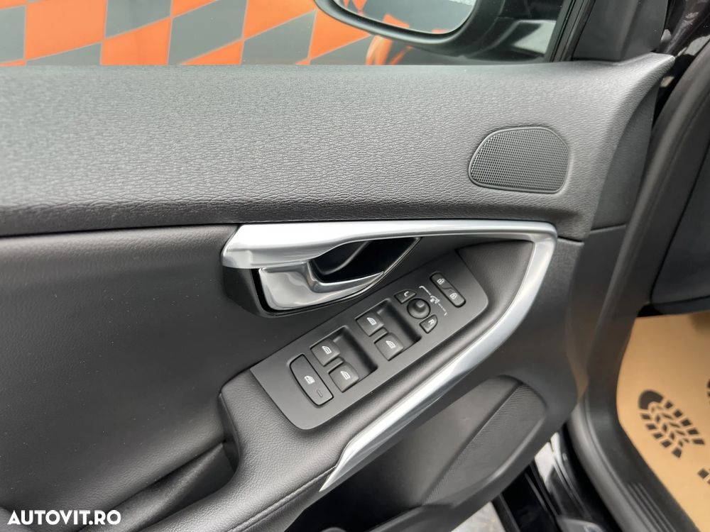 Volvo V40 D2 Geartronic RDesign - 29