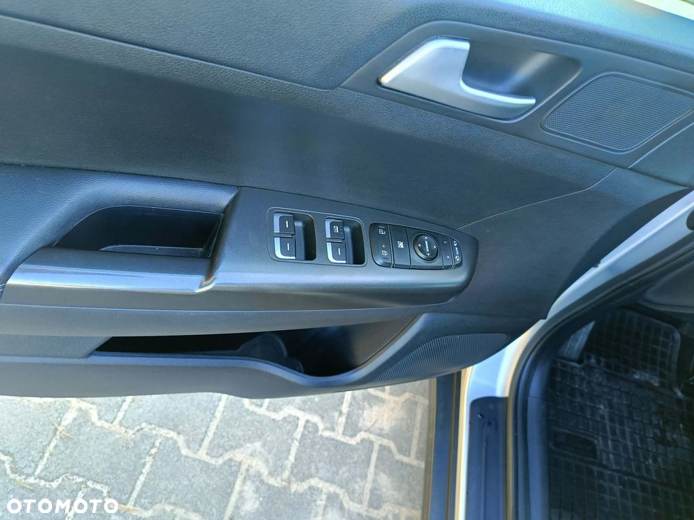 Kia Sportage 1.7 CRDI Business Line 2WD DCT - 17