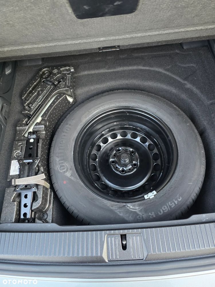 Volkswagen Passat Variant 1.6 TDI SCR DSG Comfortline - 28