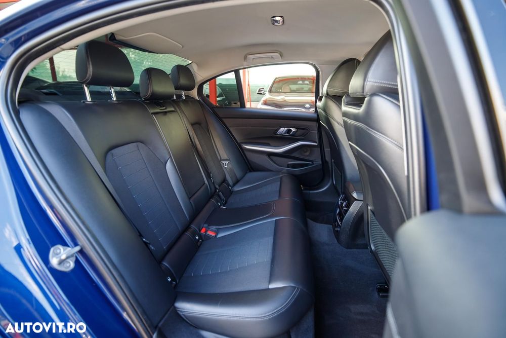 BMW Seria 3 320d Aut. - 13