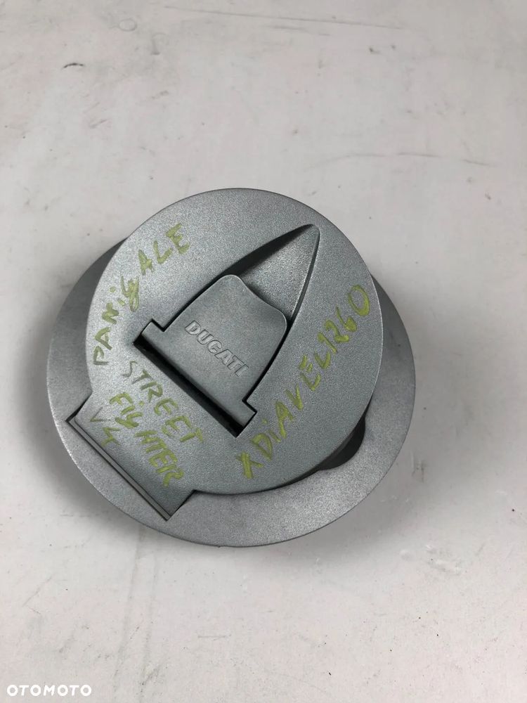 Ducati Multistrada Panigale V4 V4S Wlew Paliwa Korek - 2