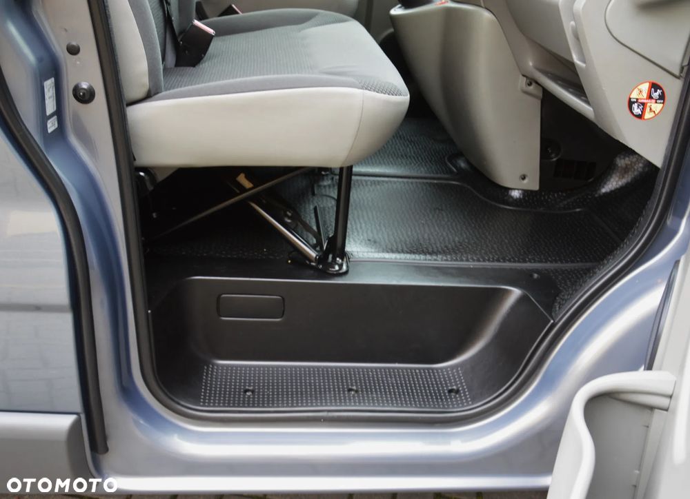 Opel Vivaro - 34