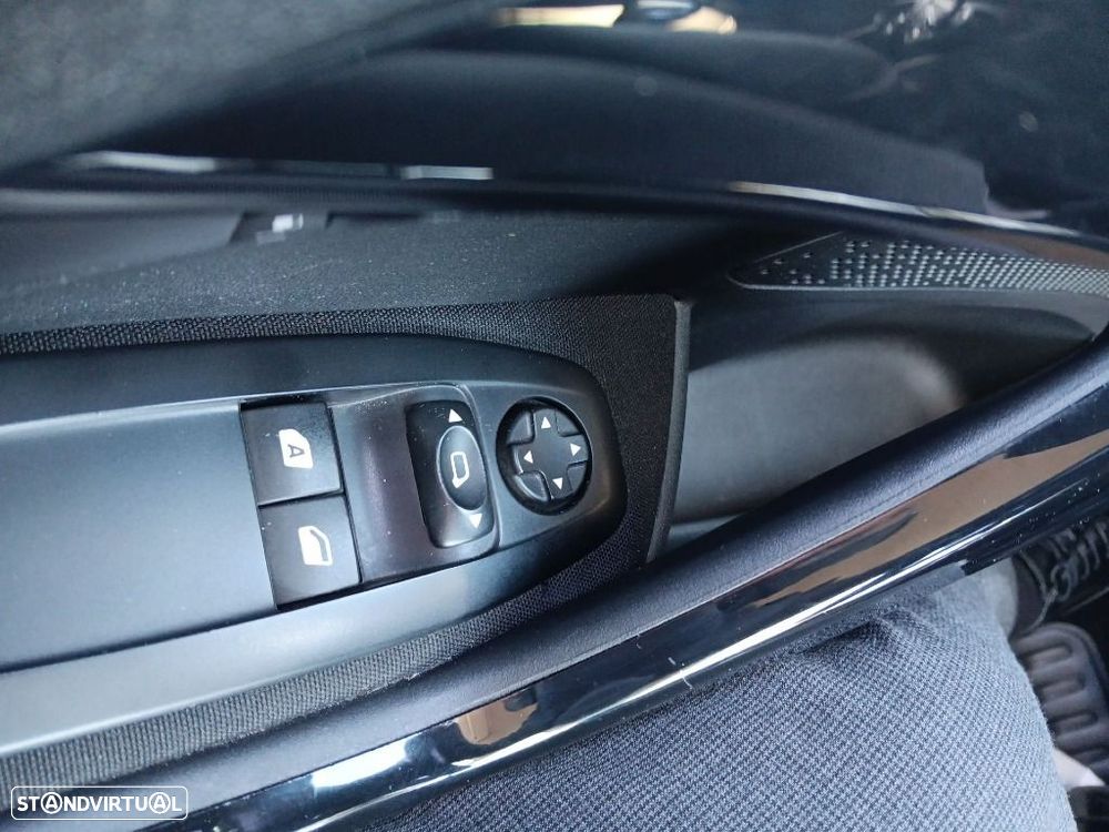 Peugeot 208 1.6 BlueHDi Style - 21
