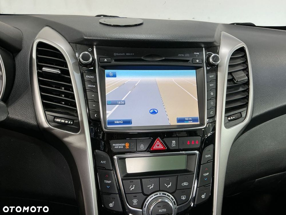 Hyundai i30 blue 1.4 Style - 12