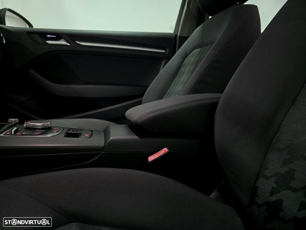 Audi A3 1.6 TDI Sport - 43