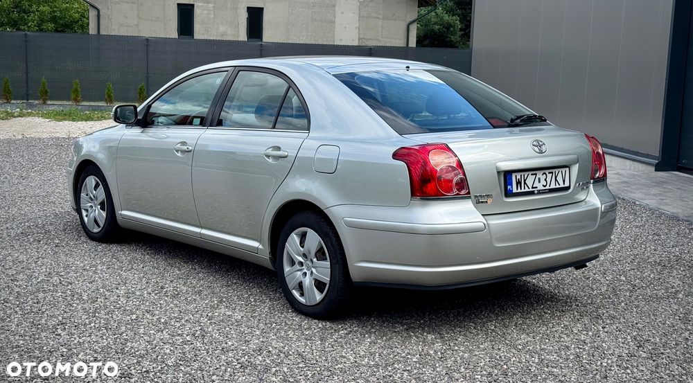 Toyota Avensis 2.2 D-4D Sol Plus - 3