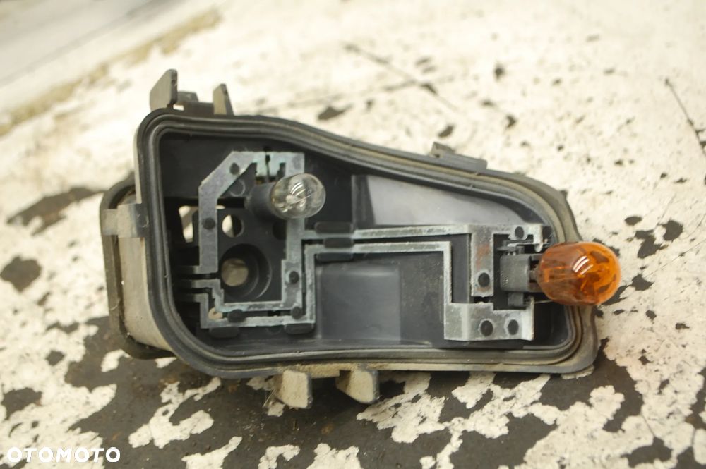 WKŁAD LAMPY LEWY PRAWY TYŁ TYLNY 5K0945258 5K0945257 VW GOLF VI - 1