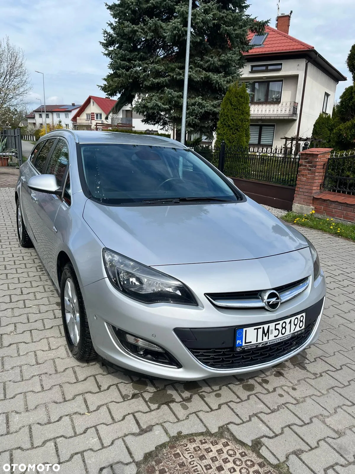 Opel Astra IV 1.6 CDTI Cosmo - 3