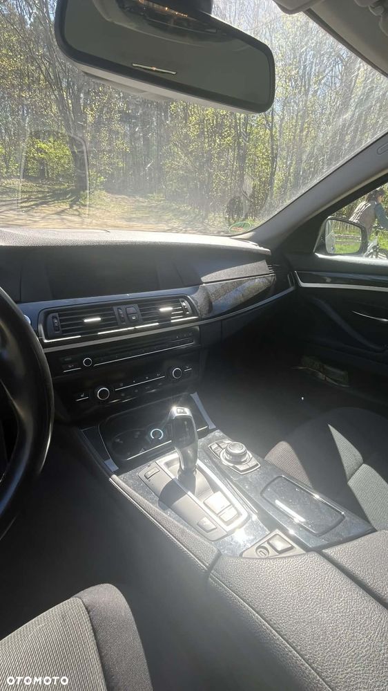 BMW Seria 5 525d - 9