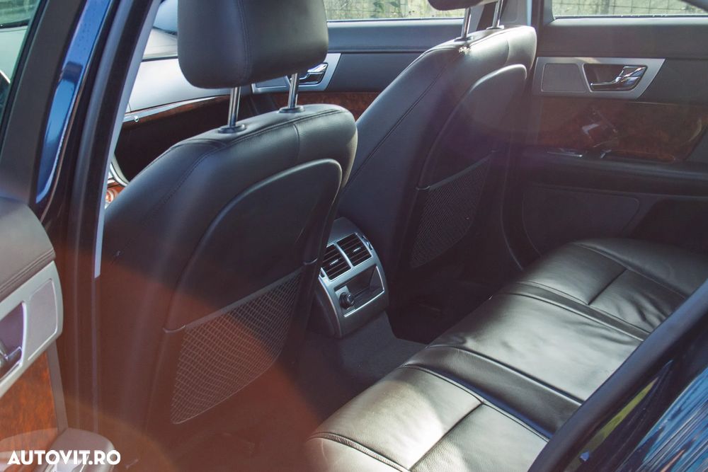 Jaguar XF 2.2 - 6