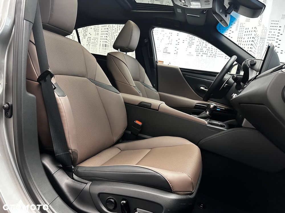 Lexus ES - 9