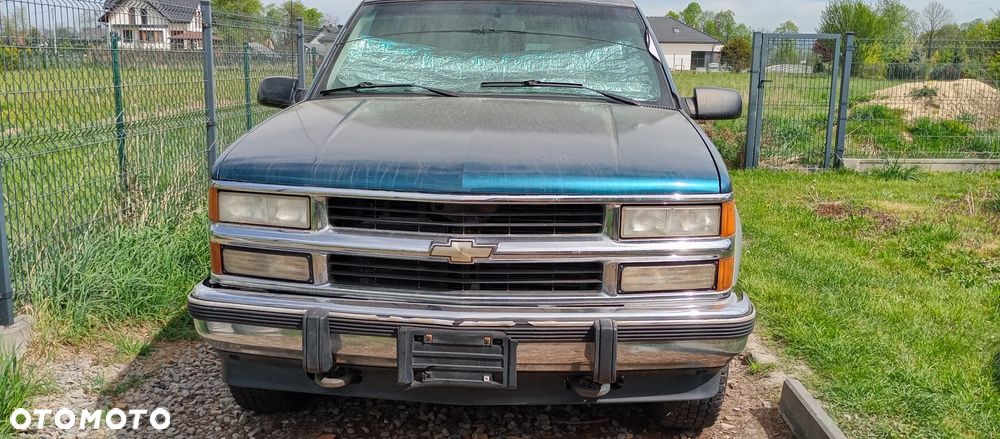 Chevrolet Suburban - 1