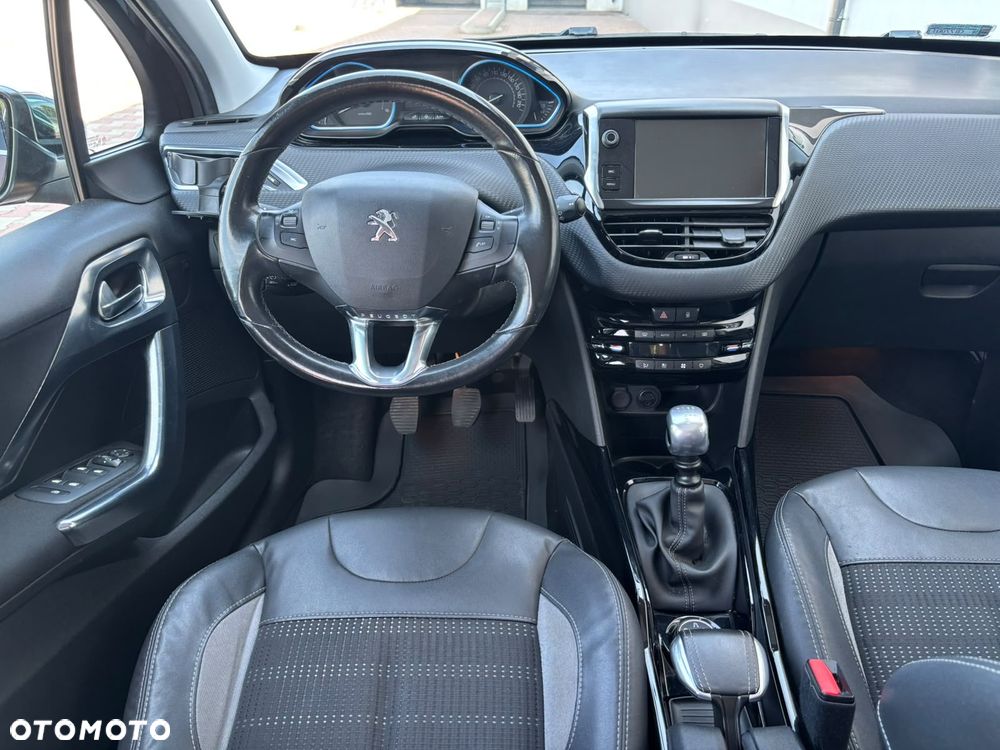 Peugeot 2008 1.6 BlueHDi Allure S&S - 12