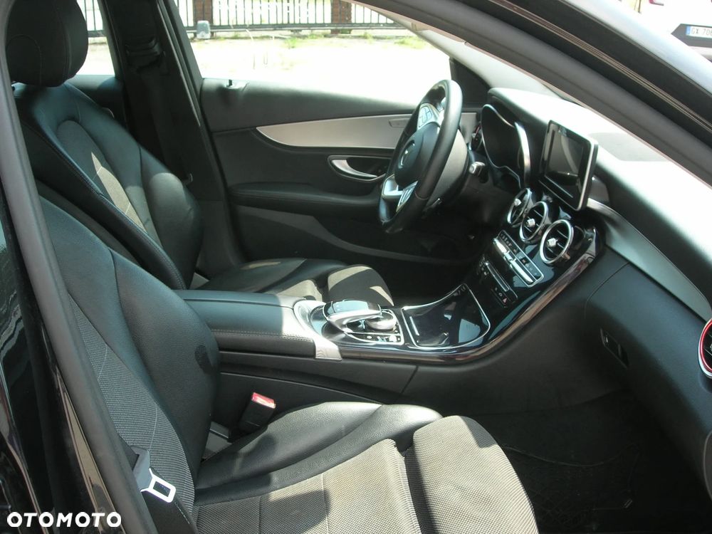 Mercedes-Benz Klasa C 220 CDI DPF (BlueEFFICIENCY) 7G-TRONIC Elegance - 24