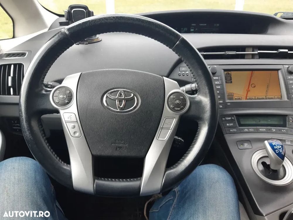 Toyota Prius (Hybrid) - 7