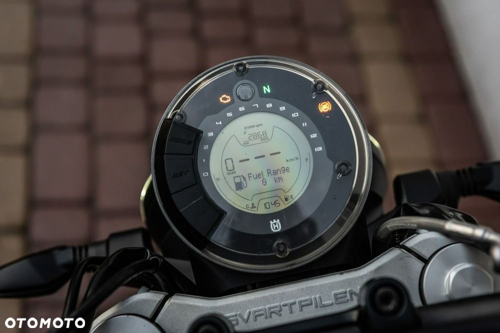Husqvarna Svartpilen - 9