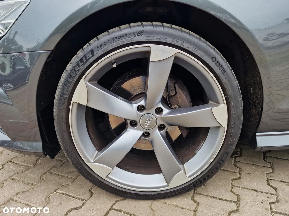 Audi A6 Avant 2.0 TDI Ultra S tronic - 15