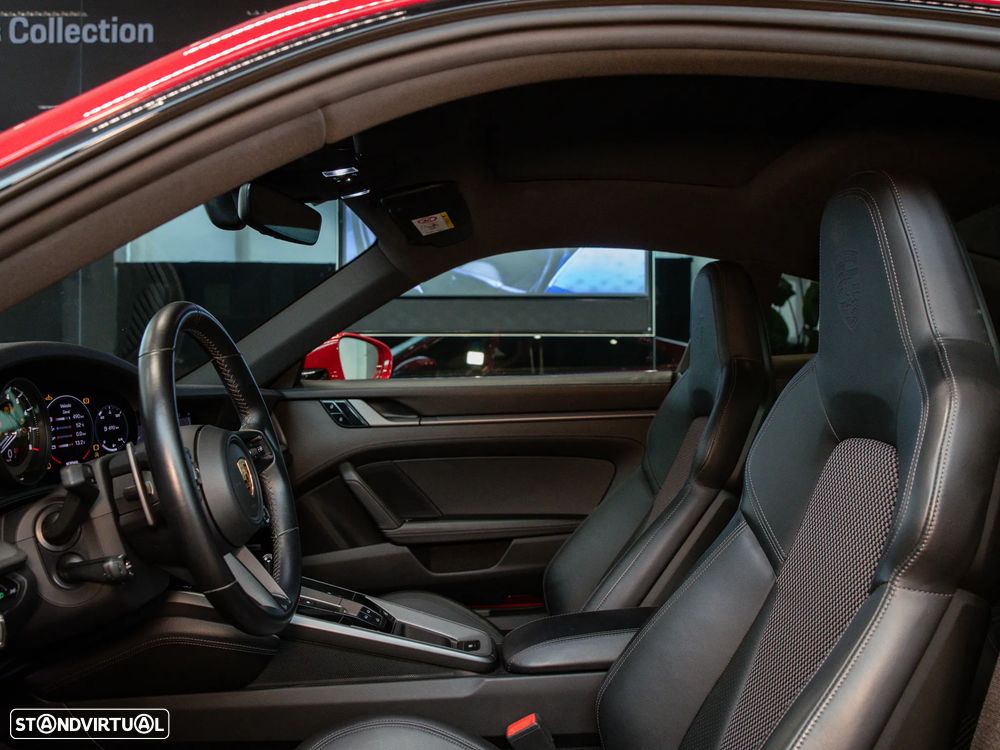Porsche 911 (992) Carrera 4S PDK - 17