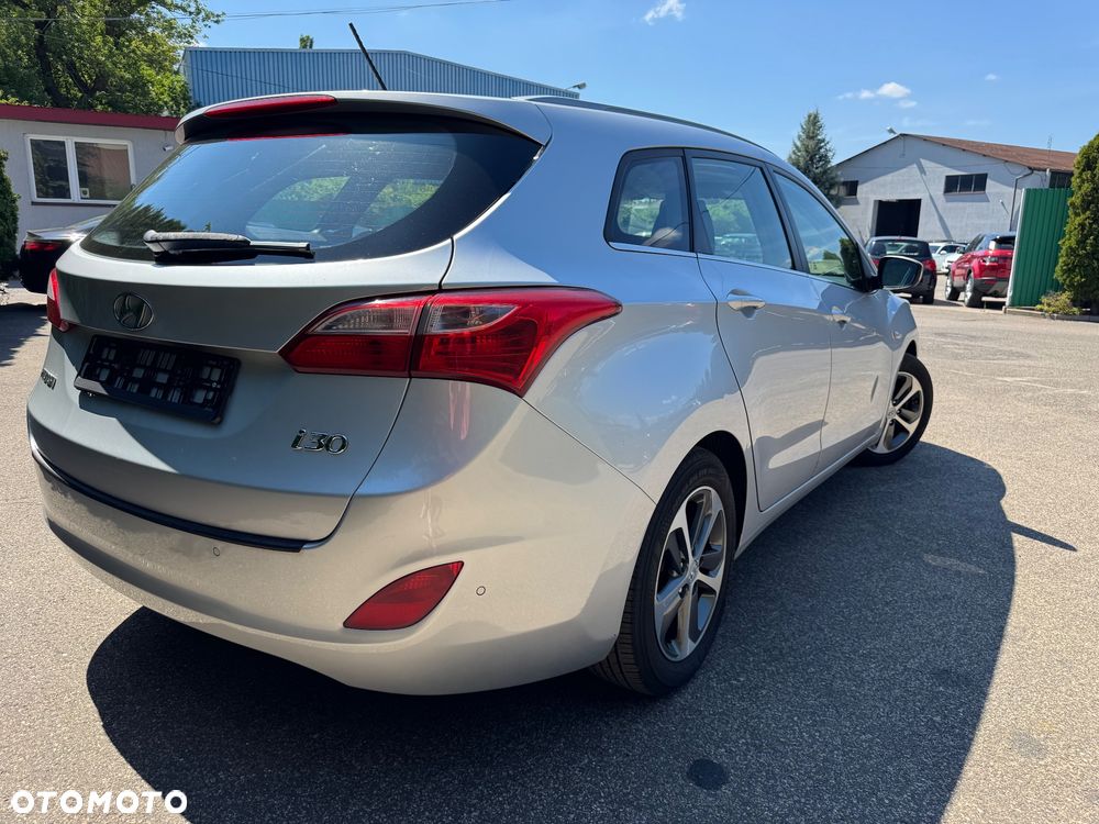 Hyundai i30 blue 1.4 YES Gold - 6