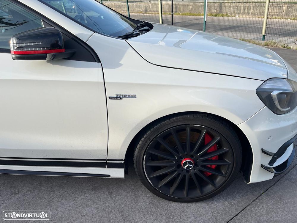 Mercedes-Benz A 45 AMG 4Matic Speedshift 7G-DCT PETRONAS 2015 World Champion Edition - 19