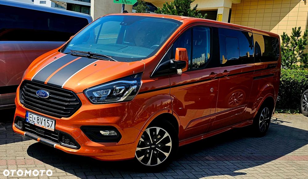 Ford Tourneo Custom - 1