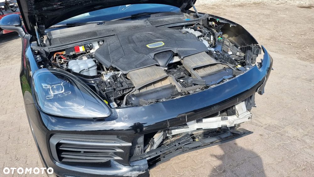 Porsche Cayenne E-Hybrid Tiptronic S - 26