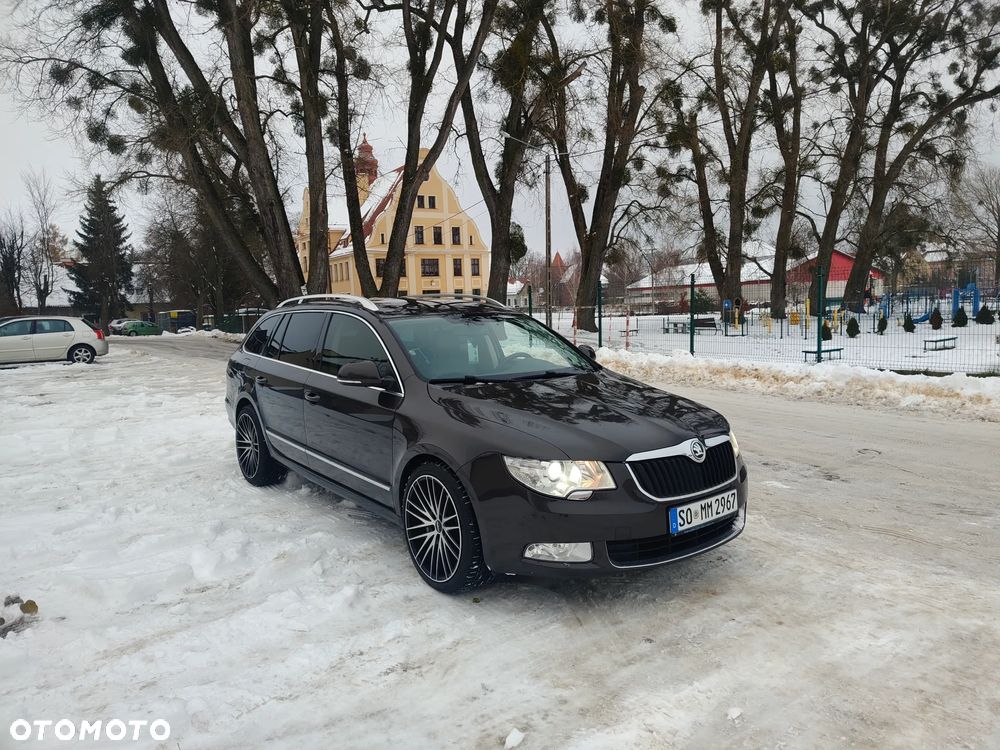 Skoda Superb 2.0 TDI DSG Exclusive - 24